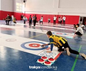 sofular-ilkokul-ve-ortaokulu-floor-curling-il-finallerinde-basari-sagladi-jbB5Y14J.jpg